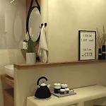 The Artemis Hotell 2*