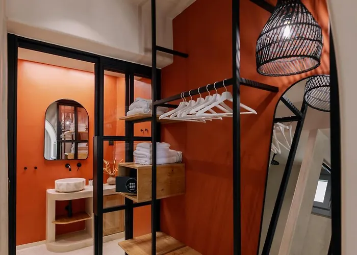 The Artemis 2* Айя-Анна