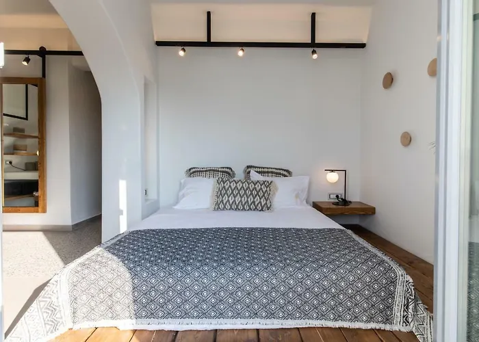 The Artemis Айя-Анна